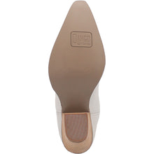 Load image into Gallery viewer, Dingo Women's Raisin Kane White Leather Snip Toe Boot DI167