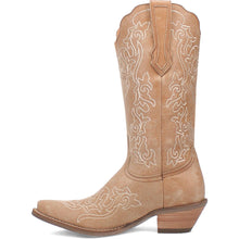 Load image into Gallery viewer, Dingo Women's Flirty N' Fun Camel Leather Narrow Toe Boot DI171