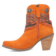 Load image into Gallery viewer, Dingo Women's Bandida Orange Leather Narrow Toe Boot DI184