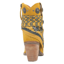Load image into Gallery viewer, Dingo Women's Bandida Yellow Leather Narrow Toe Boot DI184