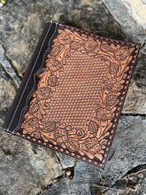 Load image into Gallery viewer, Alamo Saddlery #3 Large portfolio El pinto