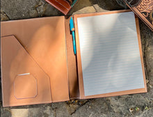 Load image into Gallery viewer, Alamo Saddlery #3 Large portfolio El pinto