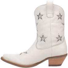 Load image into Gallery viewer, Dingo Women&#39;s Star Struck White Leather Narrow Toe Boot 01-DI582-WH