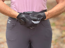 Load image into Gallery viewer, CorrectConnect Oil-Tac Copper Tech Leather Premium Riding Glove in Black