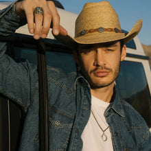 Load image into Gallery viewer, Stetson Horseshoe Necklace