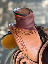 Load image into Gallery viewer, Alamo Saddlery 16.5 Inch 58 WADE Saddle