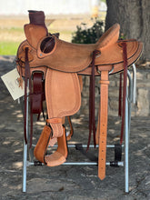 Load image into Gallery viewer, Alamo Saddlery 16.5 Inch 58 WADE Saddle