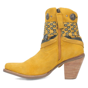 Dingo Women's Bandida Yellow Leather Narrow Toe Boot DI184