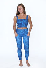 Load image into Gallery viewer, Leggings - Warrior Navy Hibiscus