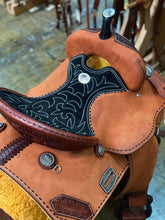Load image into Gallery viewer, Alamo Saddlery 14.5 Inch 0818 Barrel Saddle
