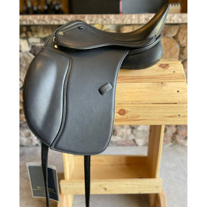 DP Saddlery Classic Dressage Doublee Size 18" 3350DB-5609 New In Stock