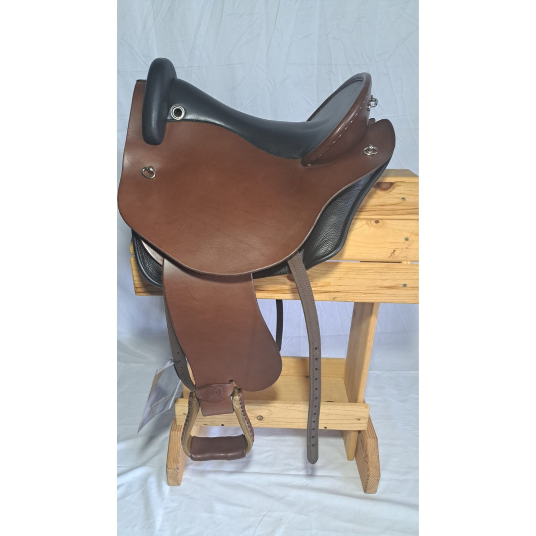 DP Saddlery Quantum Size S2 with Fenders 1083-7157 Consignment In Stock