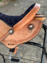 Load image into Gallery viewer, Alamo Saddlery 15.5 Inch Diamond Back Alamo Air barrel