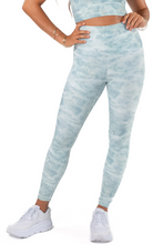 Load image into Gallery viewer, Leggings - Elite 5.5 Ice Blue