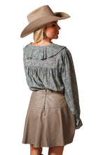 Load image into Gallery viewer, Shirt - Dolly